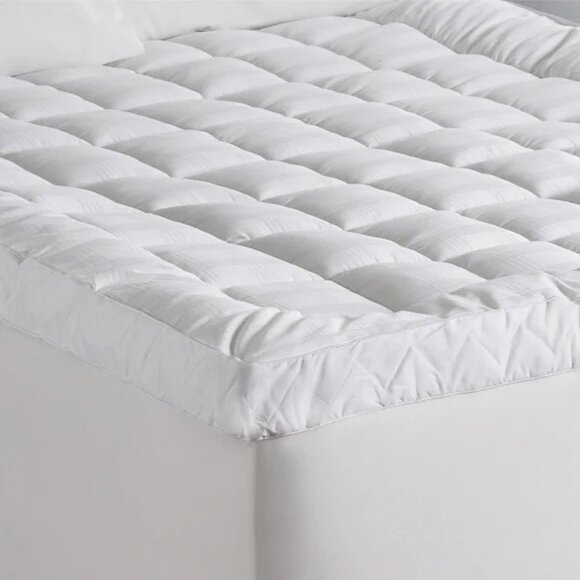 Live Comfortably Classics Cuddlebed Mattress Topper, NWT - Picture 2 of 2